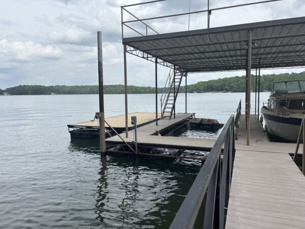 32' x 32' Flat Top with Sundeck Steel Dock w/ 10' x 24' Swim Platform - Image 3