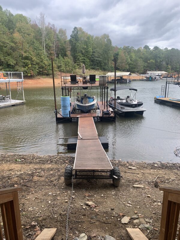 18' x 28' Flat Top with Sundeck Steel Dock