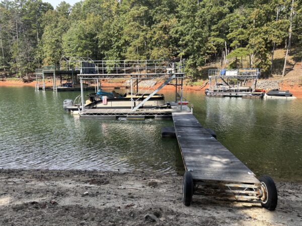 18' x 24' Flat Top with Sundeck Steel Dock