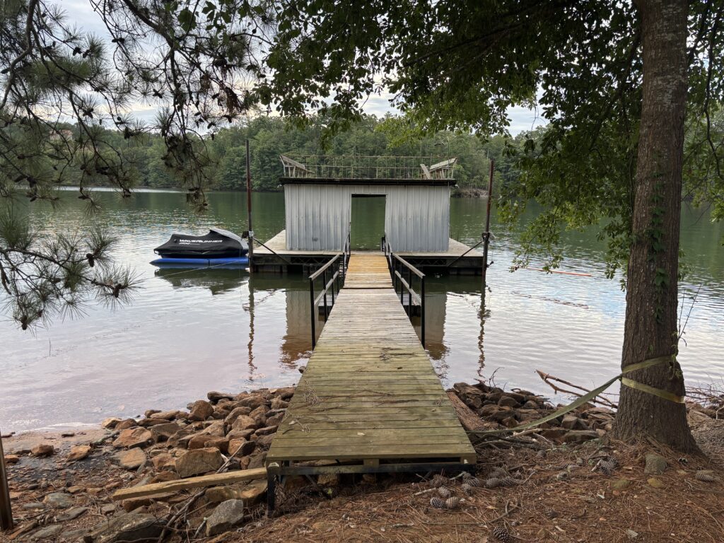 26' x 32' Enclosed Flat Top Sundeck Dock