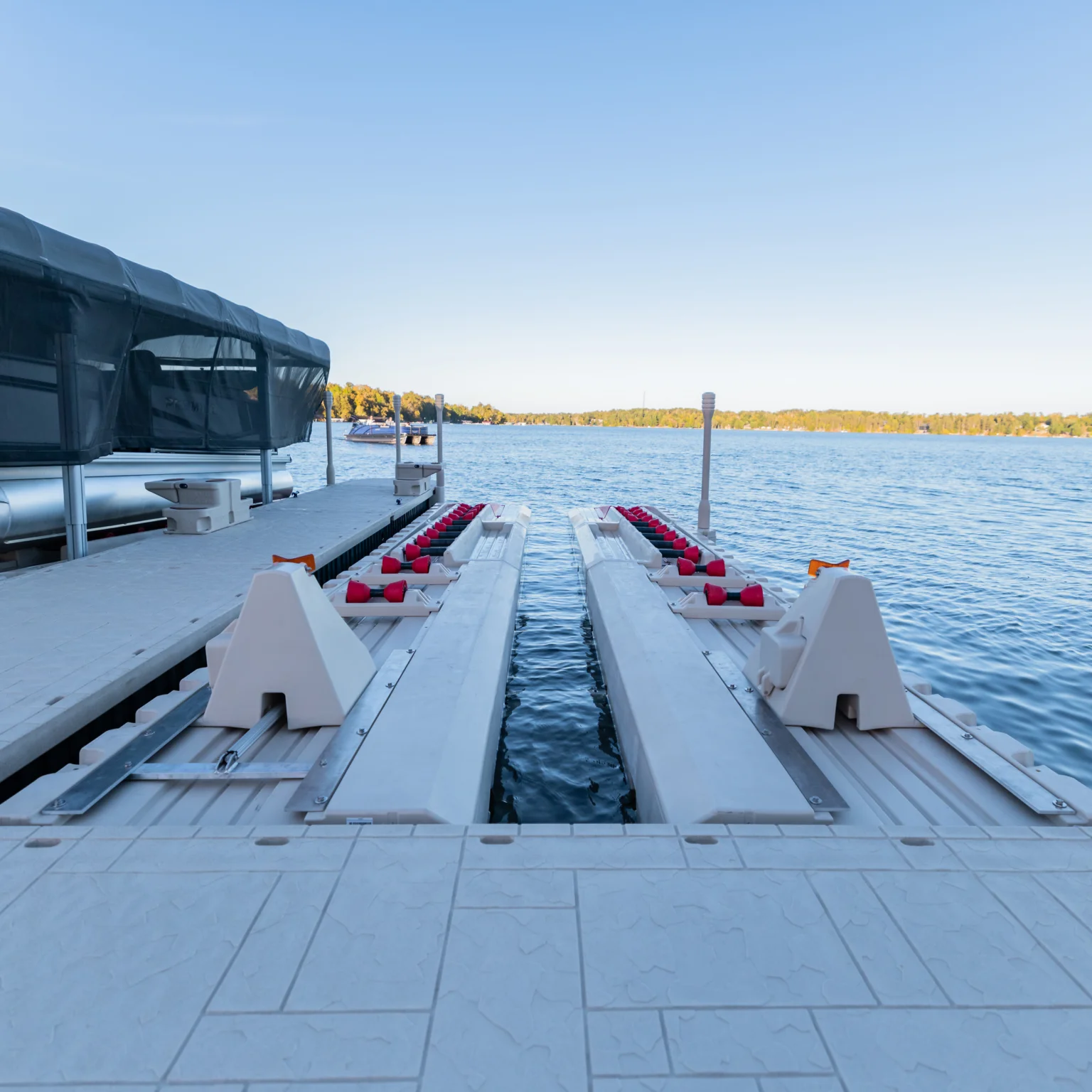 Pro Maxx Pontoon Port with tritoon