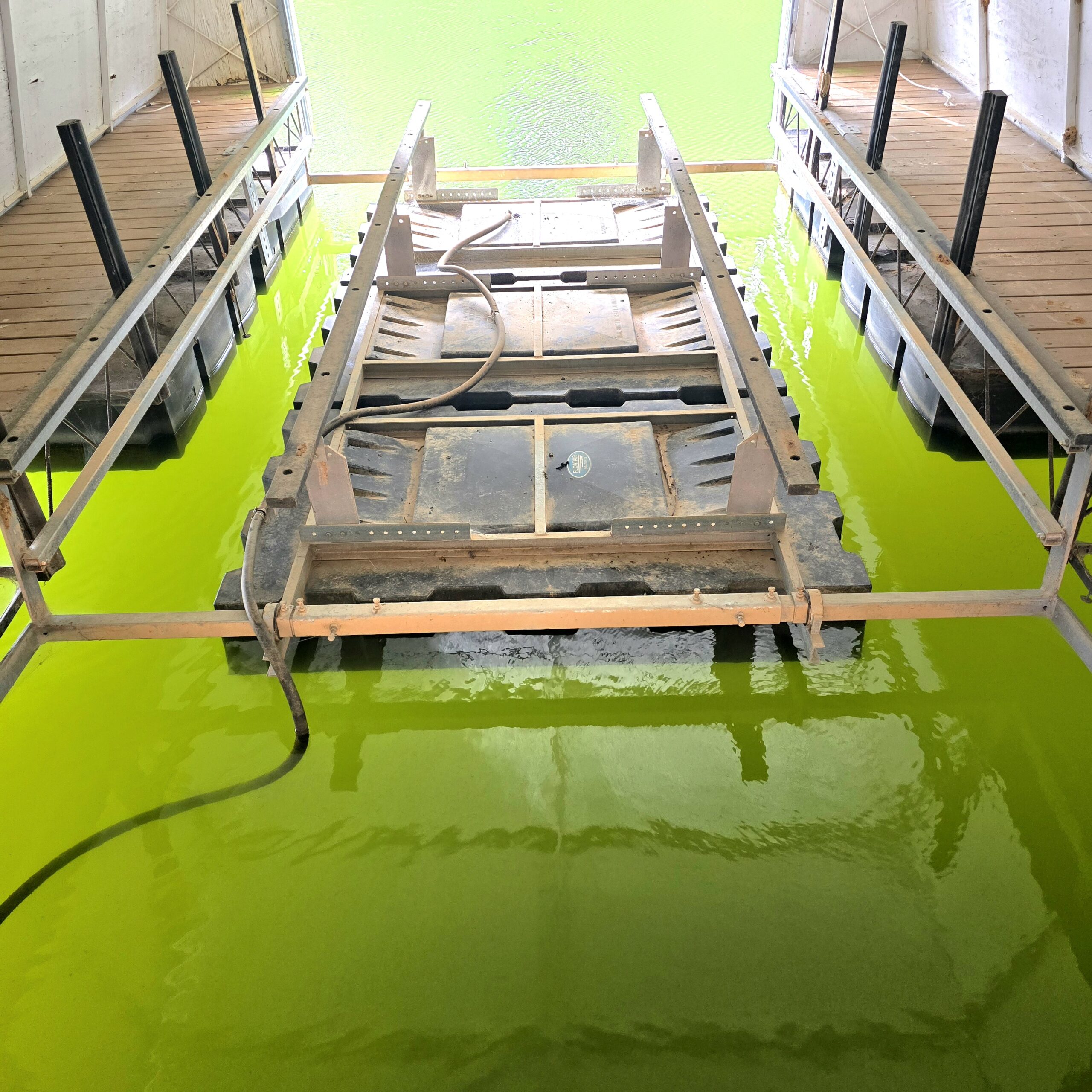Float Air 6,000LB V-Hull Lift - Lake Lanier